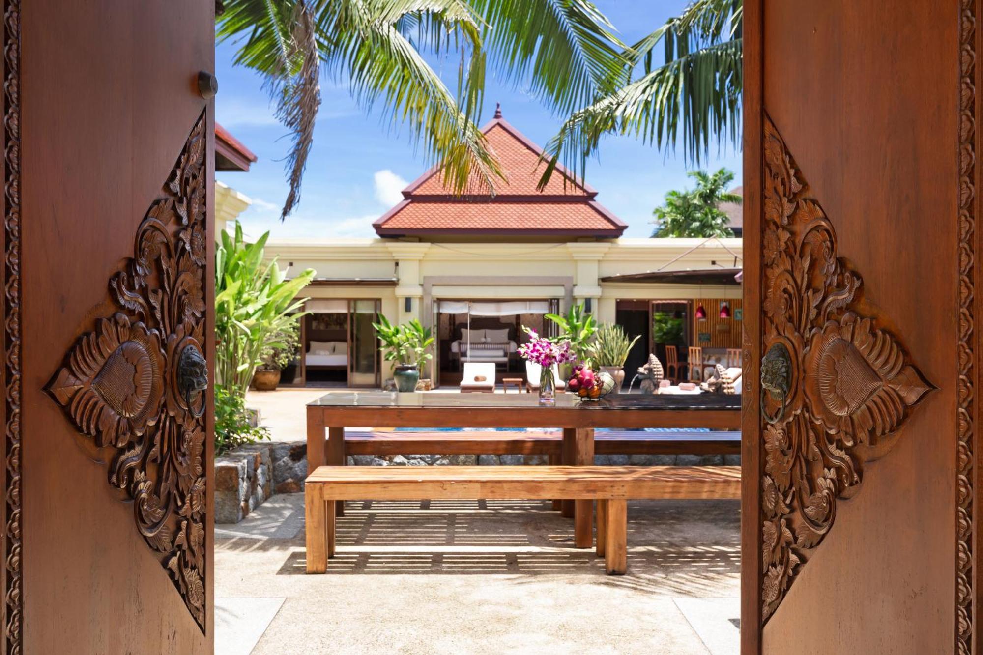 Extraordinary Courtyard 6Br Pool Villa Sri Suri, Naiharn Rawai Kültér fotó